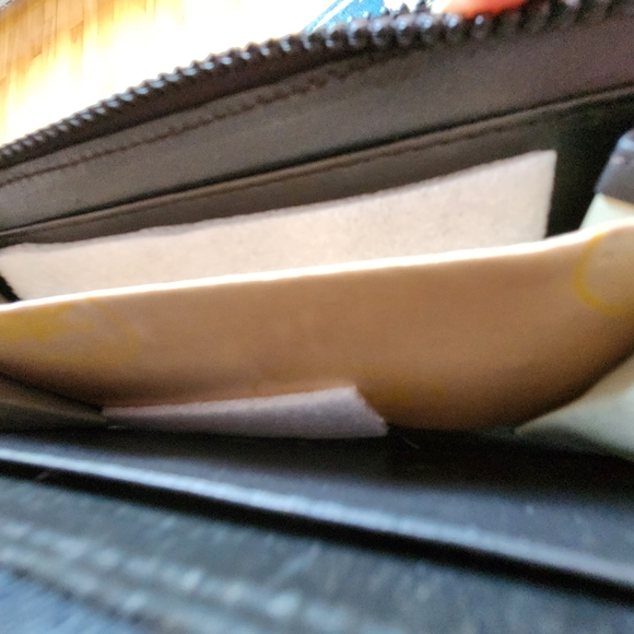 Lacoste wallet - Picture 3 of 6